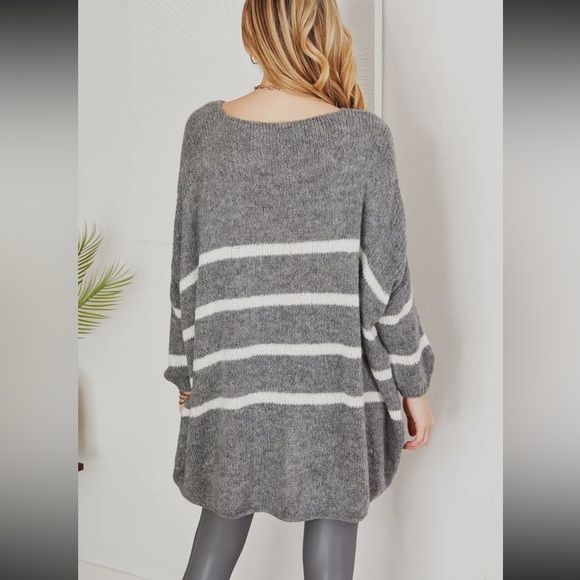 MADE IN ITALY STRIPES HIGH LOW 3/4 SLV KNIT V-NECK SWEATER - Picture 3 of 4